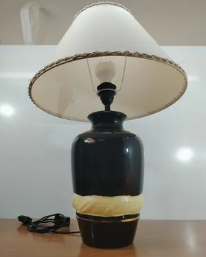 Lámpara de mesa estilo hollywood - miniatura 2