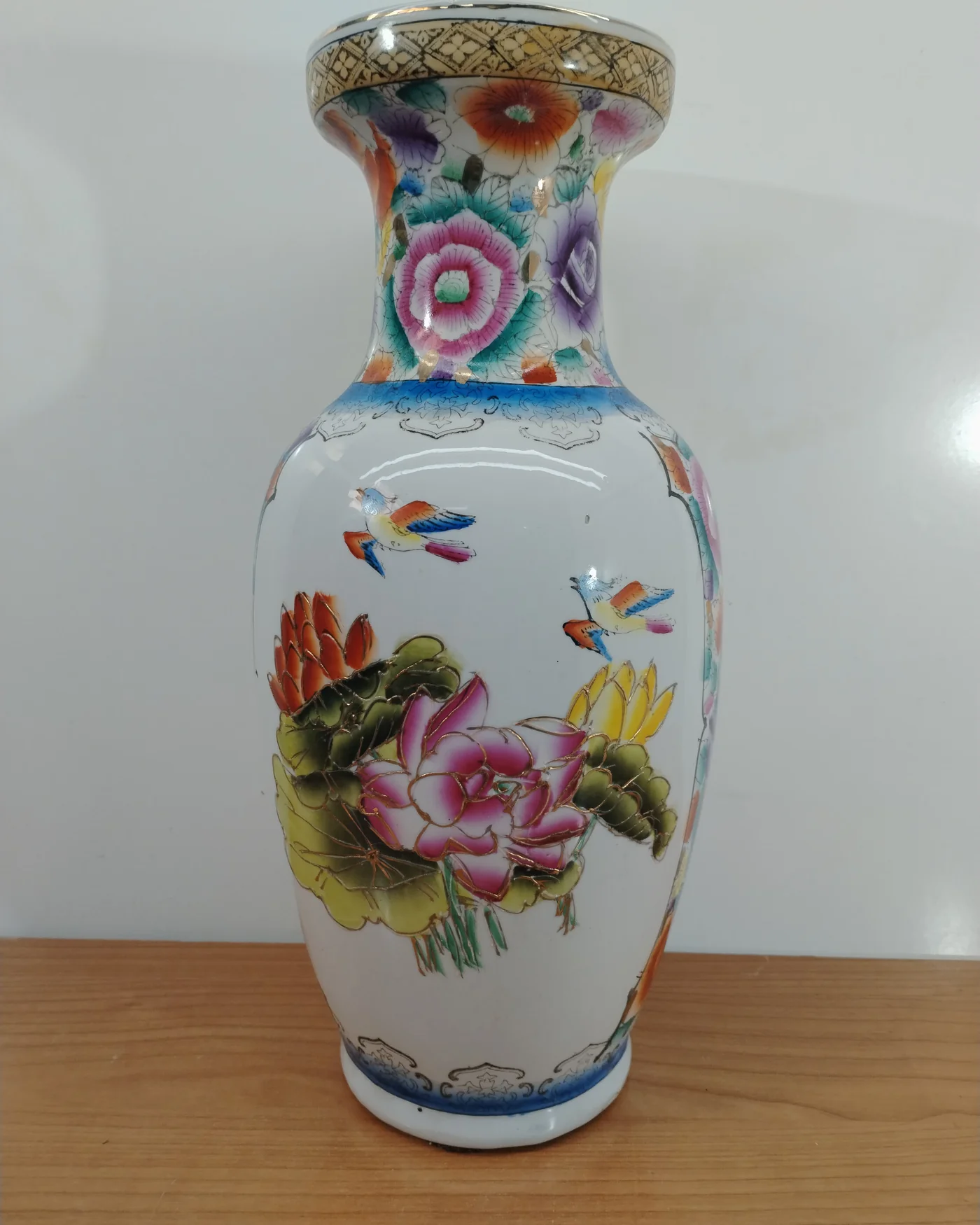 Jarrón chino de porcelana pintado a mano con flores y aves - imagen 1
