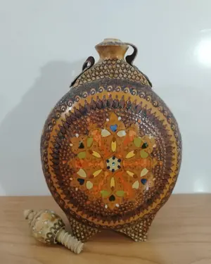 Cantimplora de madera tallada y pintada - miniatura 5