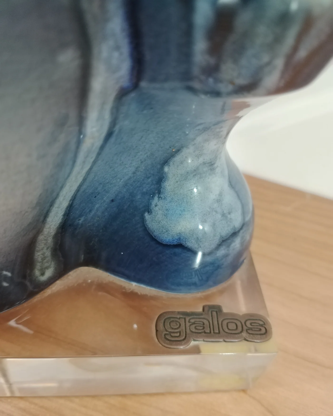 Escultura cerámica mujer con ánfora Galos - imagen 3