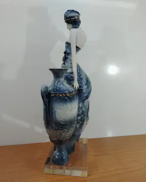 Escultura cerámica mujer con ánfora Galos - miniatura 5