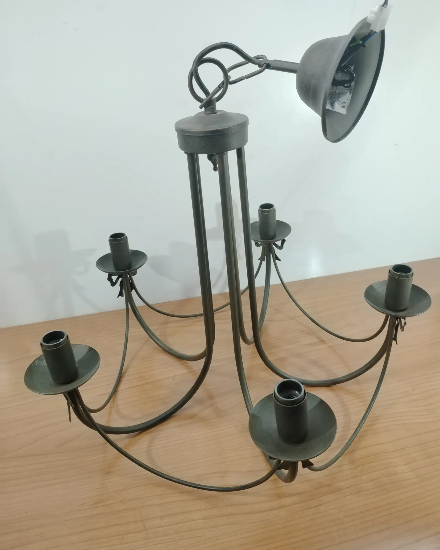 Lámpara araña de techo estilo industrial en metal - imagen 4