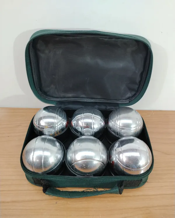 Juego de petanca con estuche