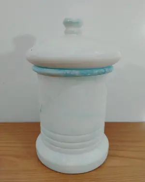 Albarello antiguo de alabastro con tapa - miniatura 1