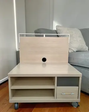 Mueble de televisión con ruedas y cajón - miniatura 1