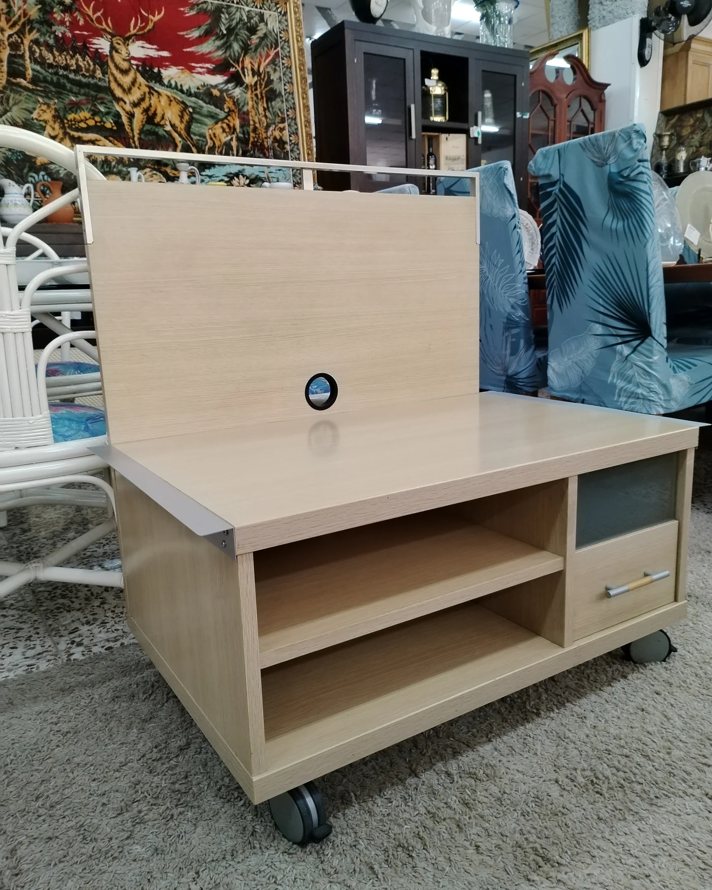 Mueble de televisión con ruedas y cajón - imagen 2