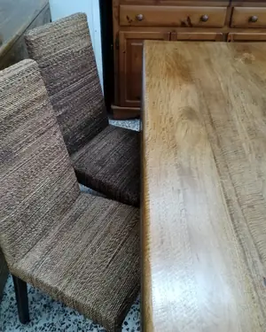 Mesa de comedor rústica con 4 sillas de fibra natural - miniatura 4