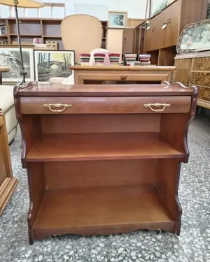 Mueble auxiliar de salón vintage con cajón y ruedas - miniatura 1