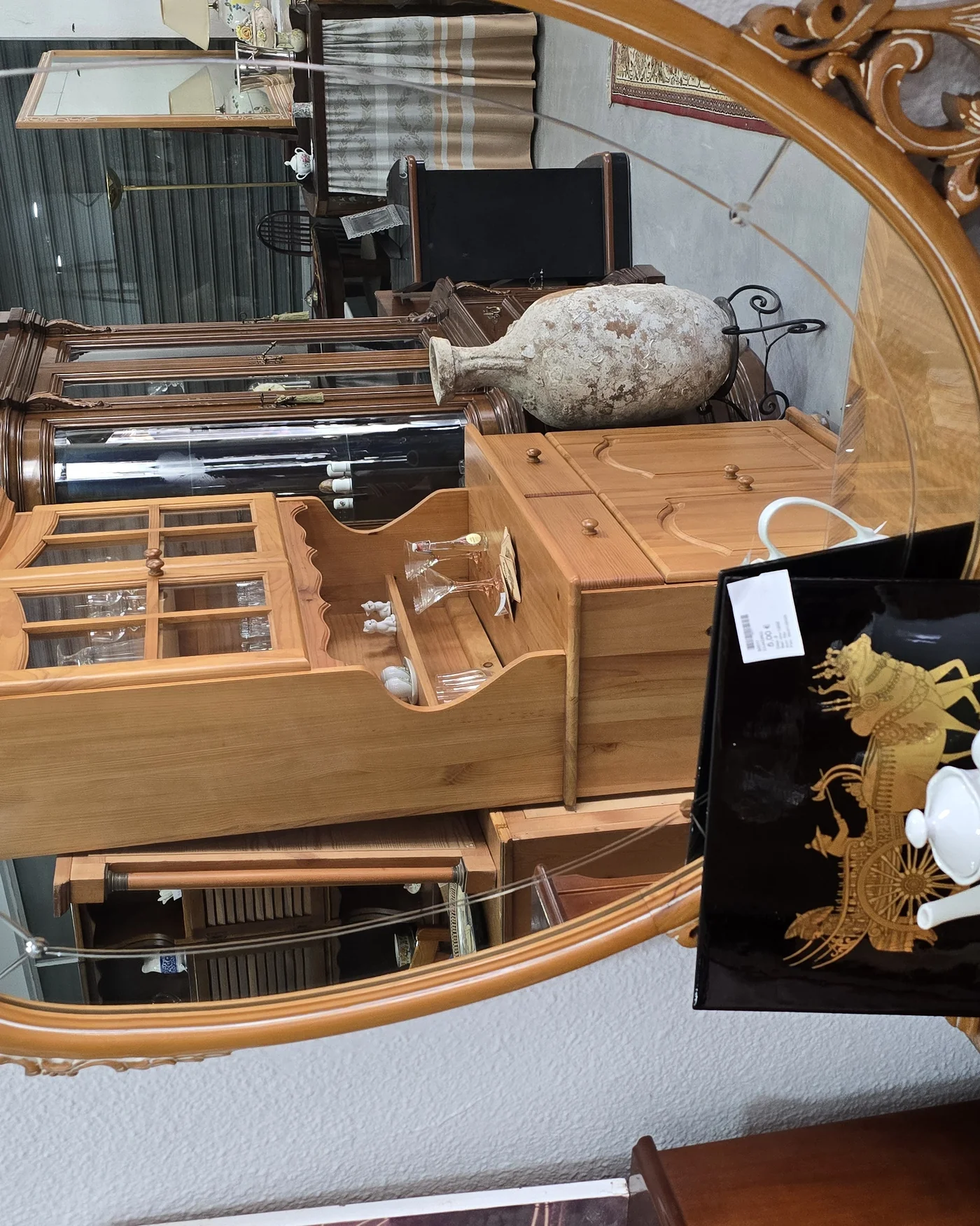 Tocador de madera estilo victoriano con espejo - imagen 4
