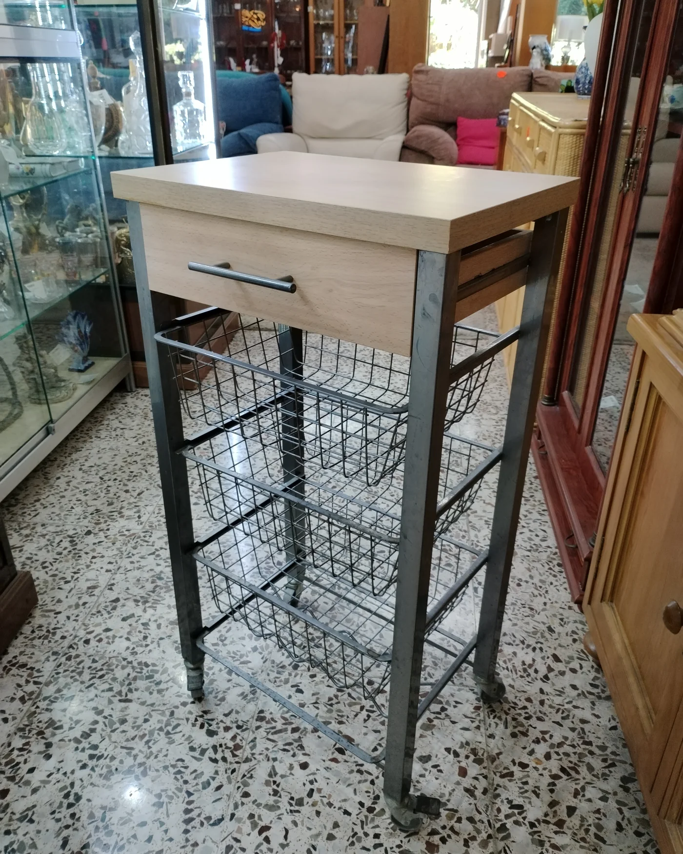 Mueble auxiliar de cocina con ruedas y cajón - imagen 2