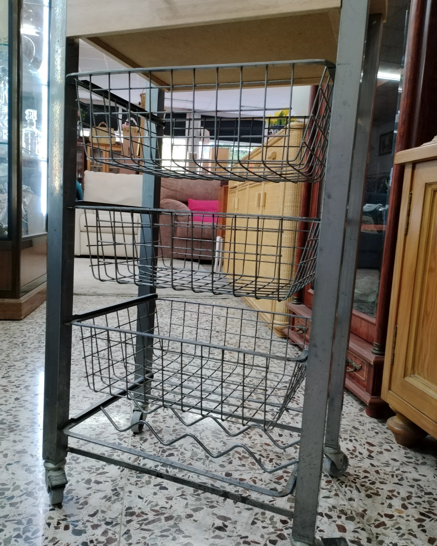 Mueble auxiliar de cocina con ruedas y cajón - imagen 3