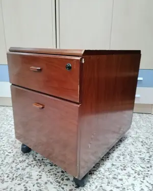 Cajonera archivador de oficina con dos cajones y ruedas - miniatura 3
