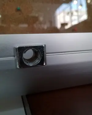 Tablón de anuncios de corcho con marco de aluminio - miniatura 3