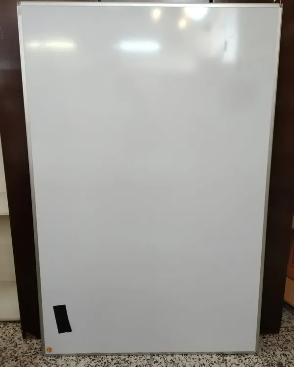 Pizarra blanca magnética de gran formato