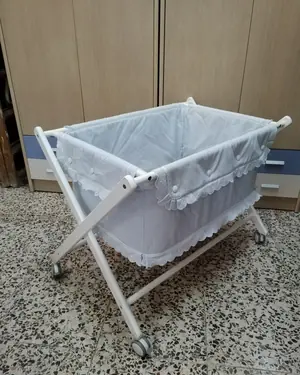 Minicuna para bebé con ruedas y colchón - miniatura 3