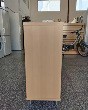 Estantería de madera clara con ruedas - miniatura 3
