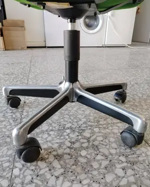 Silla de oficina operativa tapizada en verde - miniatura 4