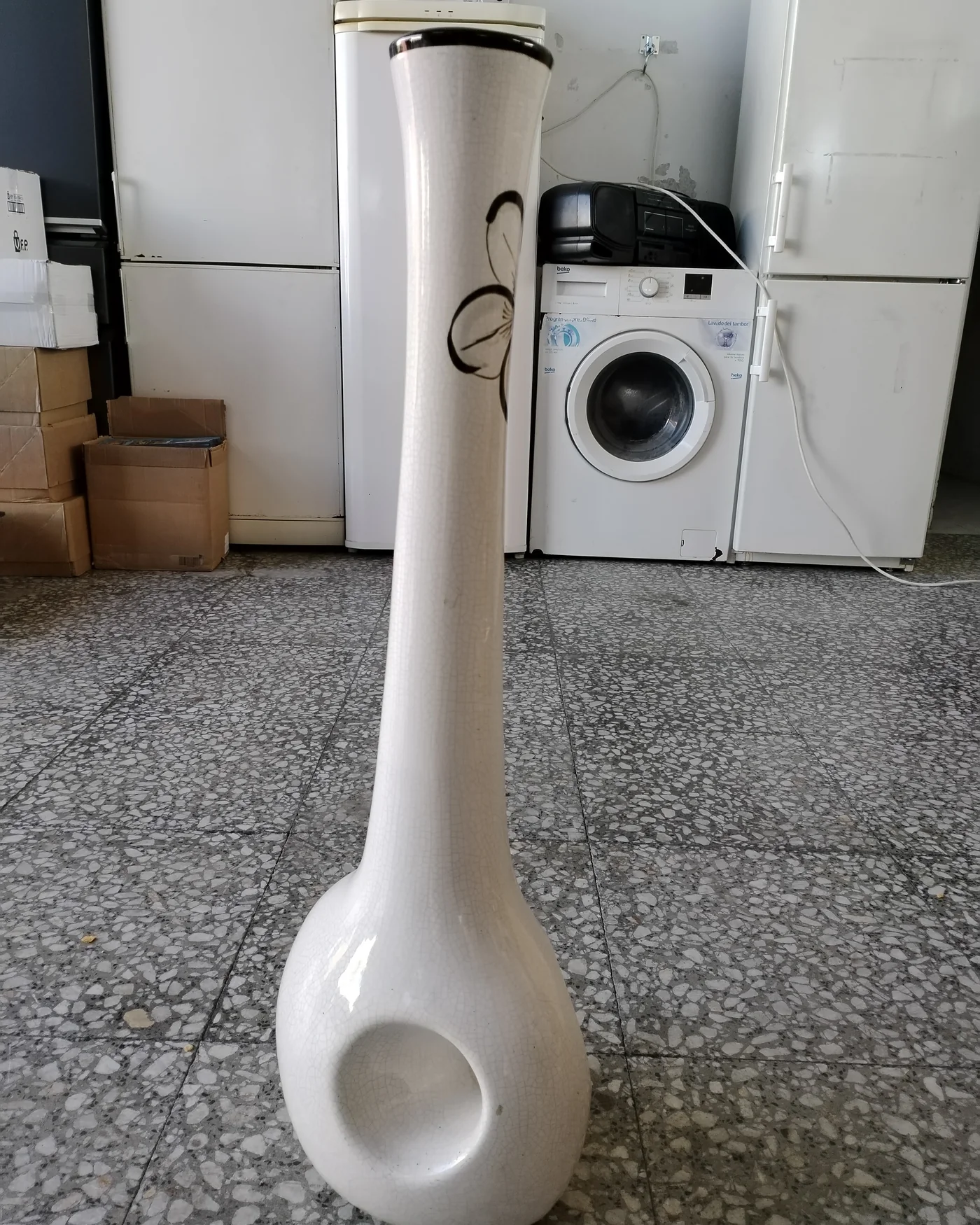 Jarrón decorativo de cerámica con motivos florales - imagen 4