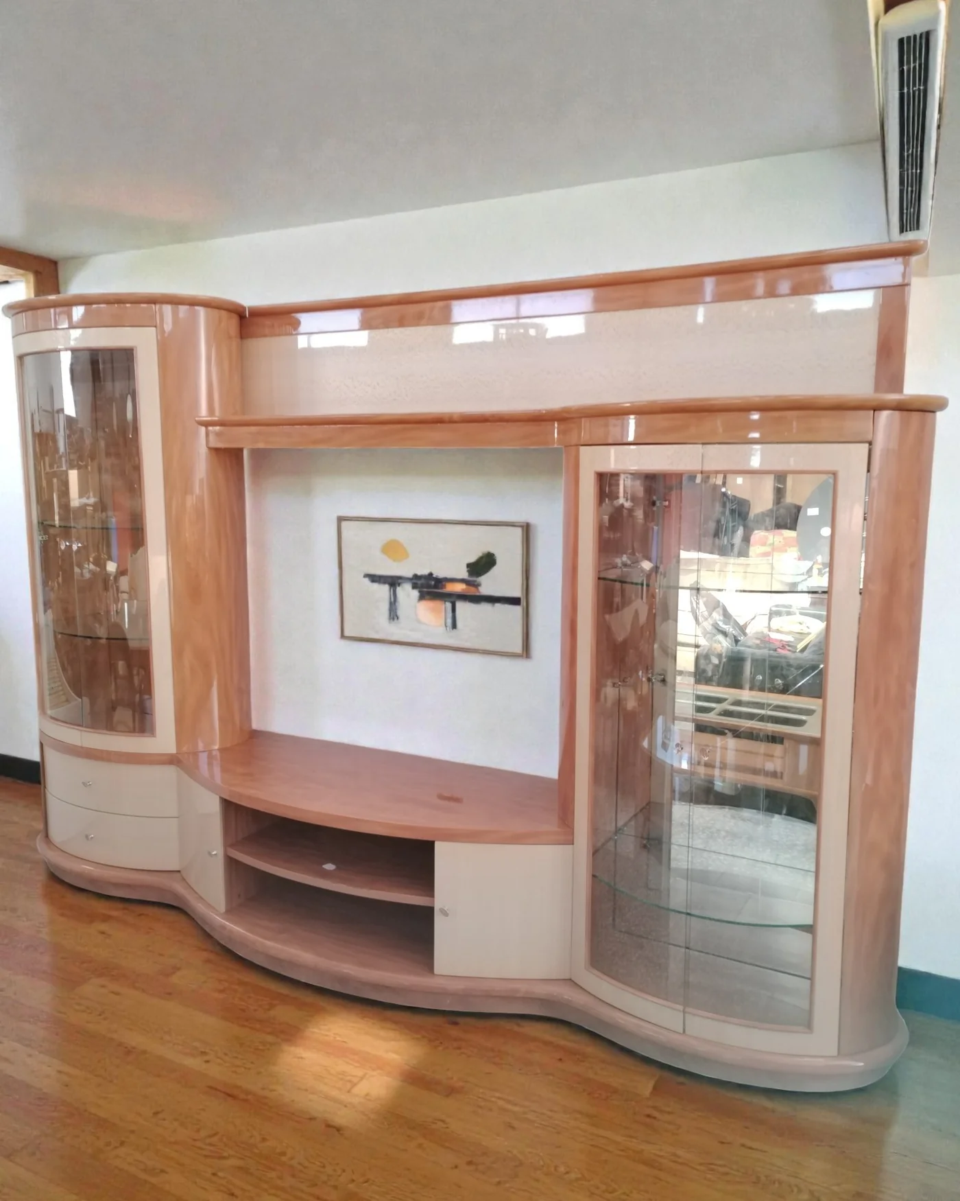 Mueble de salón moderno de diseño curvo con vitrinas - imagen 1