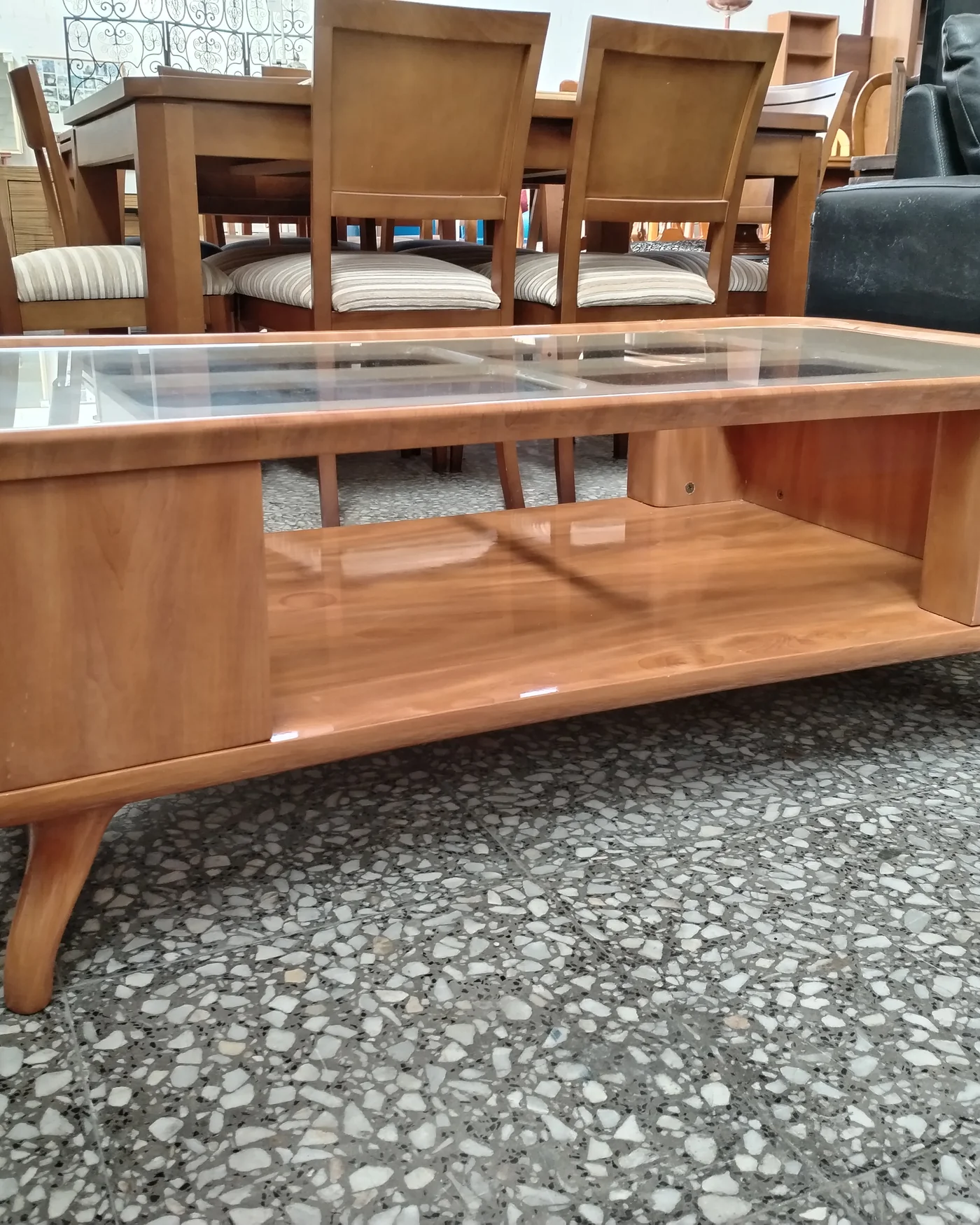 Mesa de centro moderna en madera con cristal - imagen 3