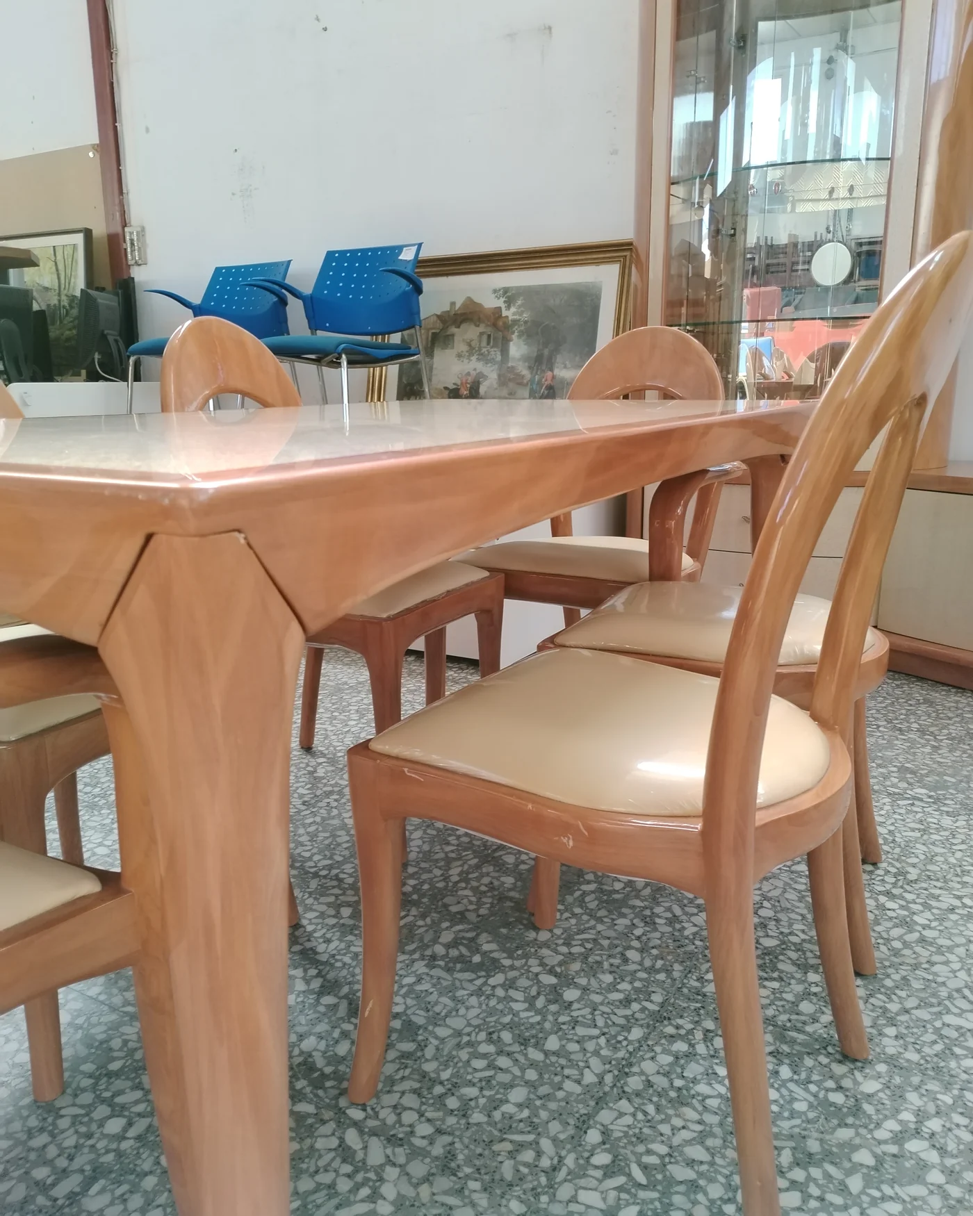 Conjunto de comedor moderno con mesa y 6 sillas - imagen 4