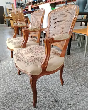 Pareja de sillones antiguos estilo Luis XV con respaldo de mimbre - miniatura 4