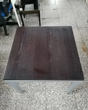 Mesa de centro baja con estructura metálica y tapa de madera - miniatura 4