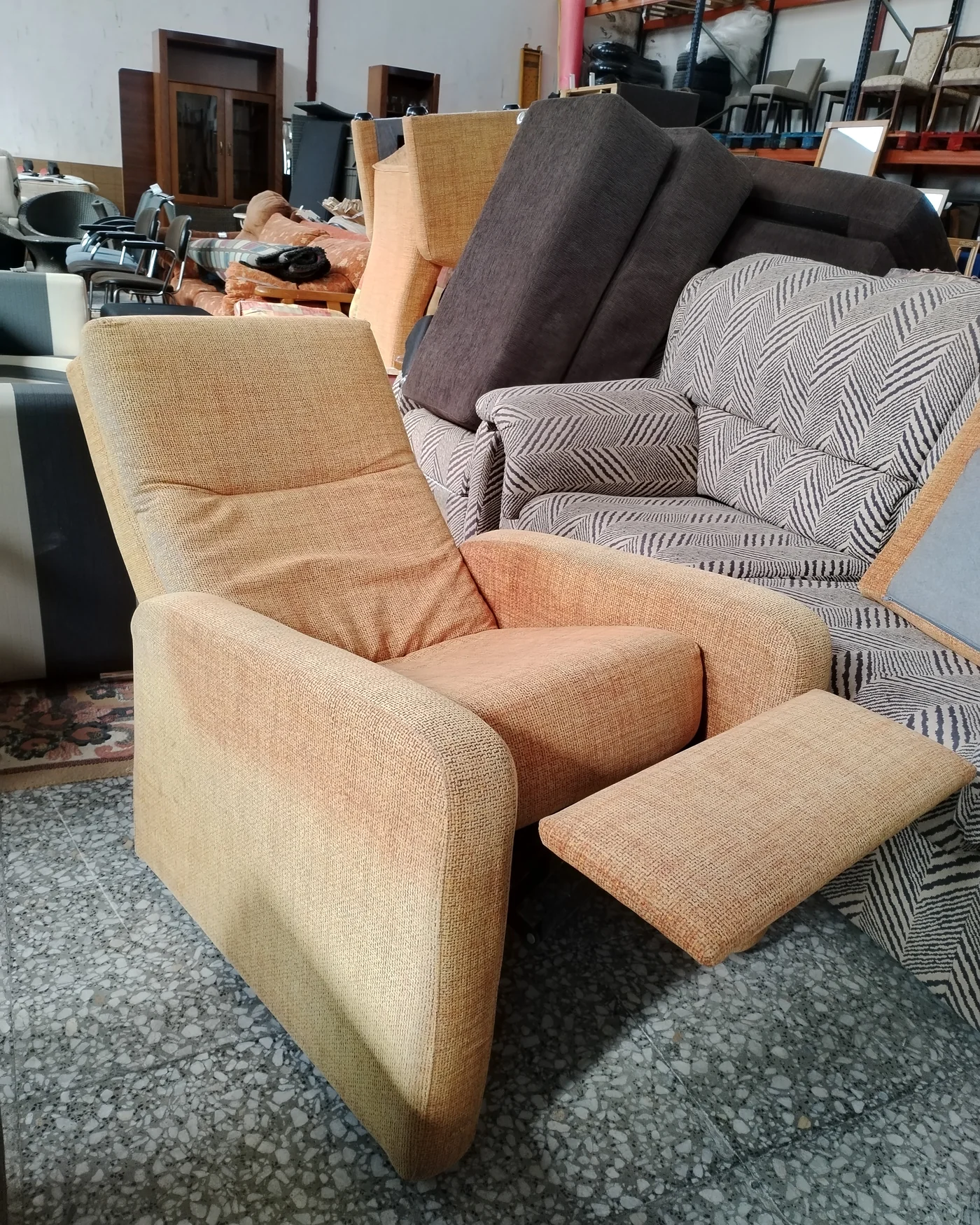 Sillón relax de tela reclinable - imagen 4