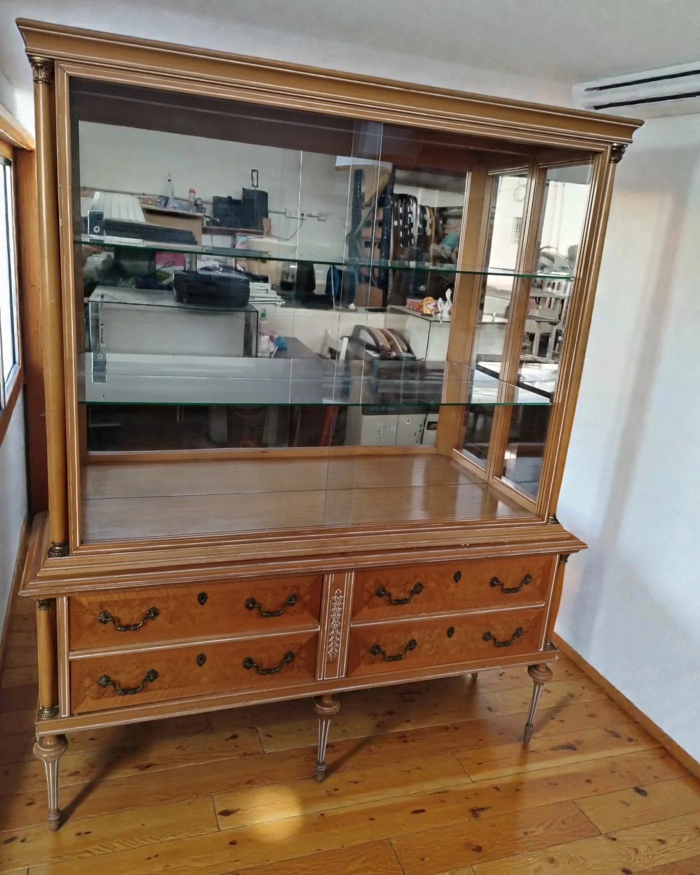 Mueble de cómoda y vitrina alacena - imagen 1