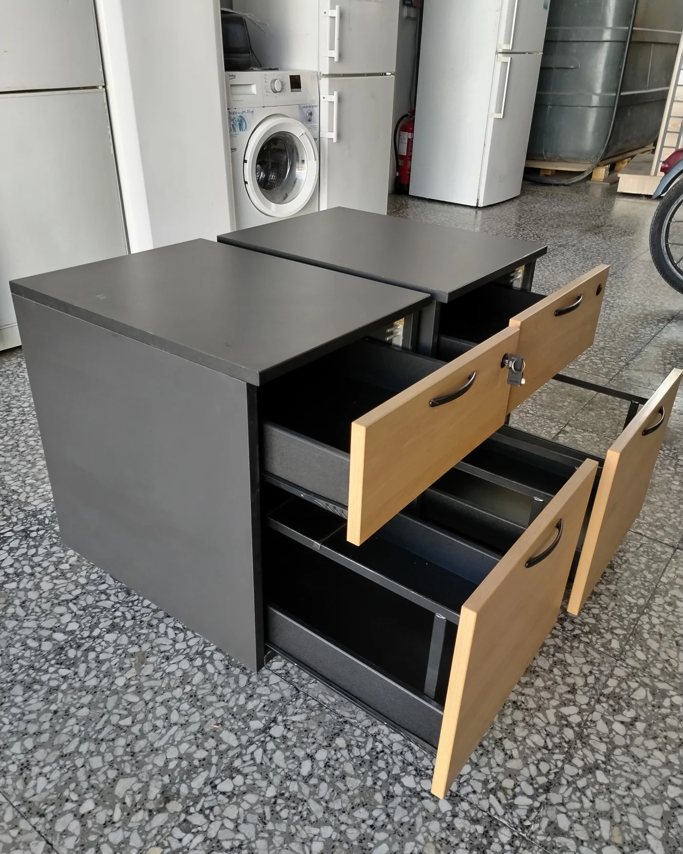 Par de cajoneras de oficina con ruedas - imagen 4