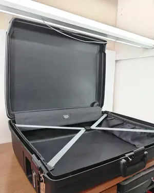 Maleta rígida Samsonite vintage con cierre de combinación - miniatura 4