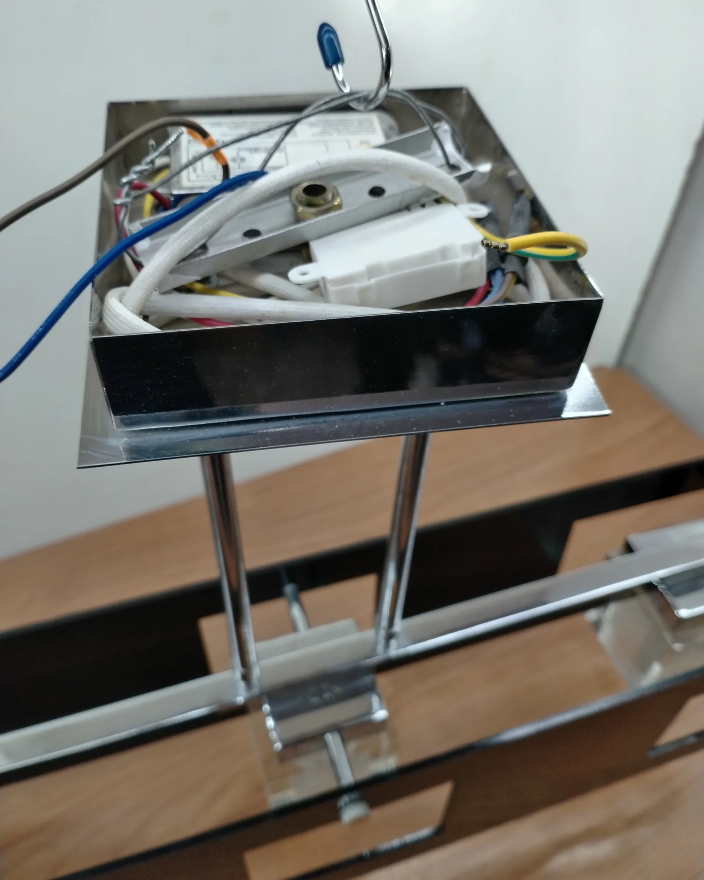 Lámpara de techo moderna de cristal y metal - imagen 3