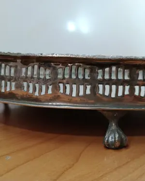 Bandeja de servicio ovalada vintage con detalles ornamentales - miniatura 3