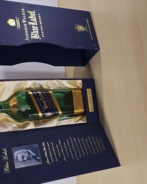 Botella vacía de Johnnie Walker Blue Label con caja original - miniatura 1