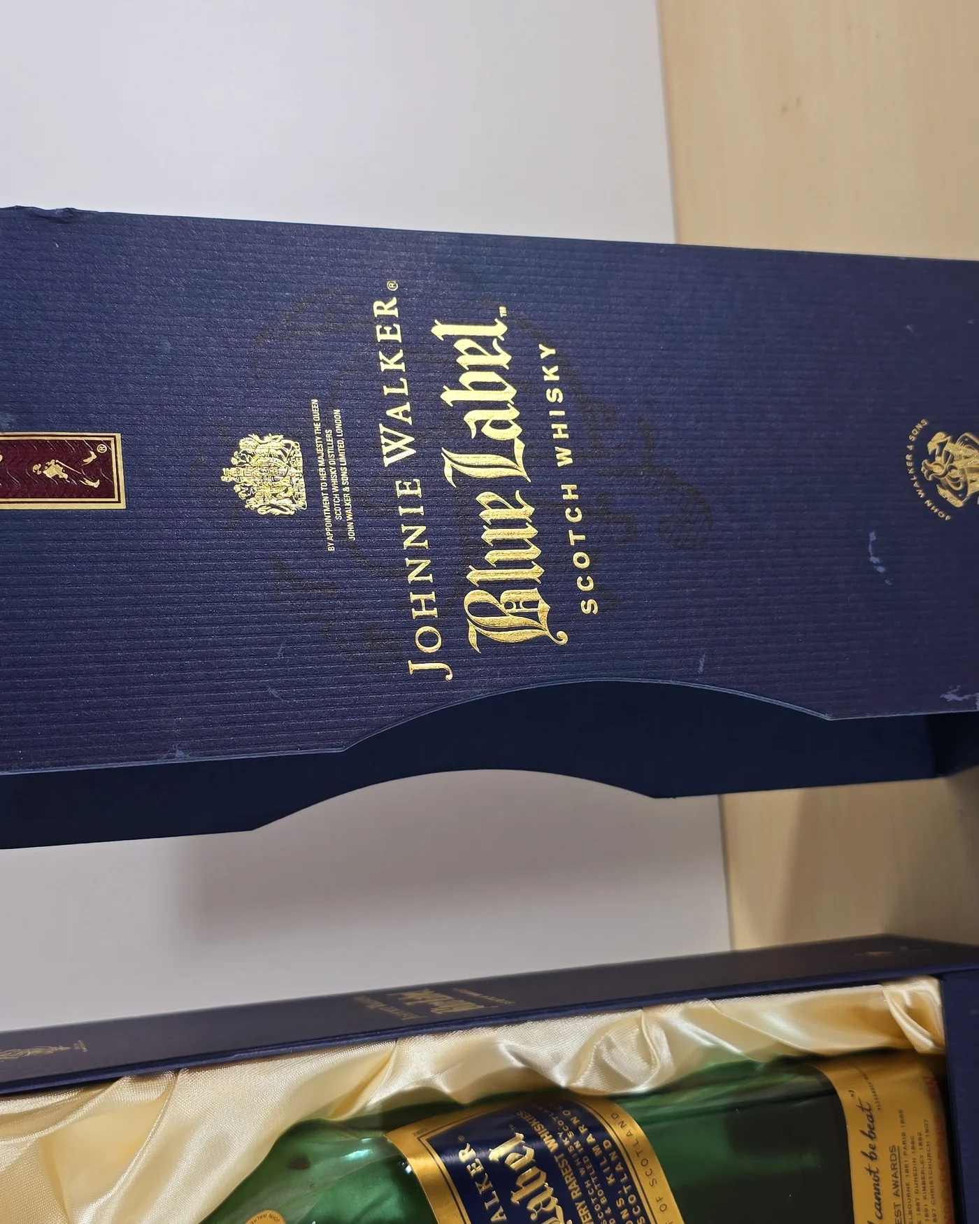 Botella vacía de Johnnie Walker Blue Label con caja original - imagen 3