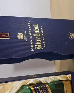 Botella vacía de Johnnie Walker Blue Label con caja original - miniatura 3