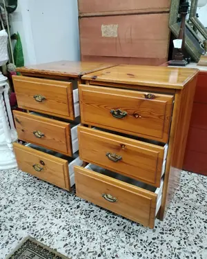 Par de mesitas de noche de pino - miniatura 4