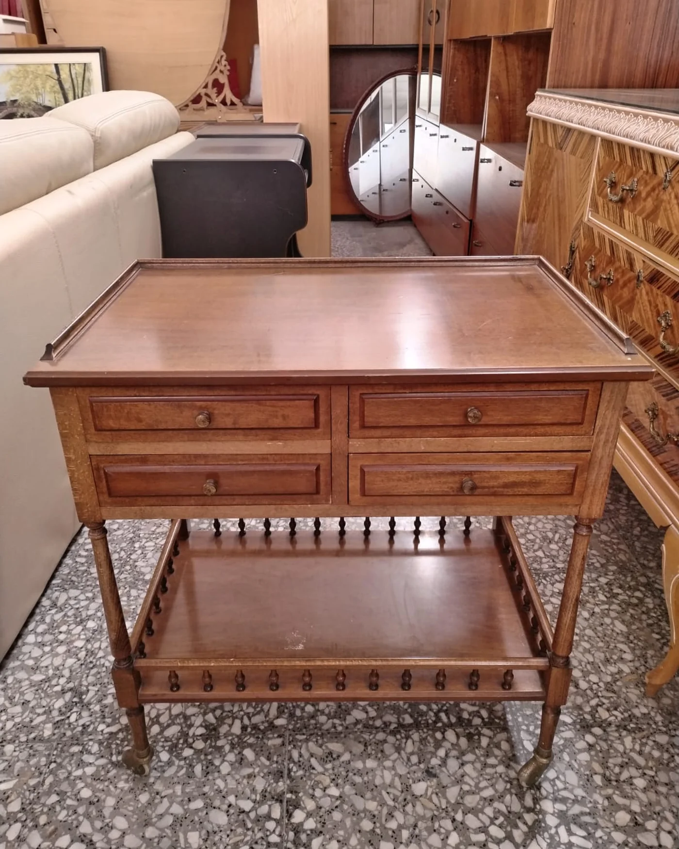 Mesa Auxiliar Antigua con Ruedas - imagen 3