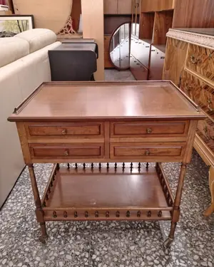 Mesa Auxiliar Antigua con Ruedas - miniatura 3
