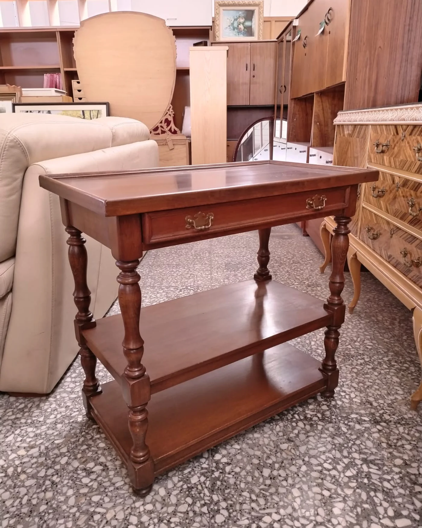 Mesa de Tv de Estilo Clásico - imagen 3