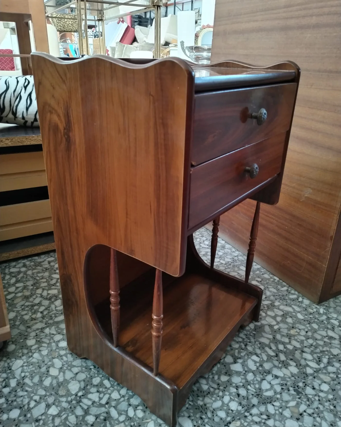 Mesita de Noche de Madera - imagen 2