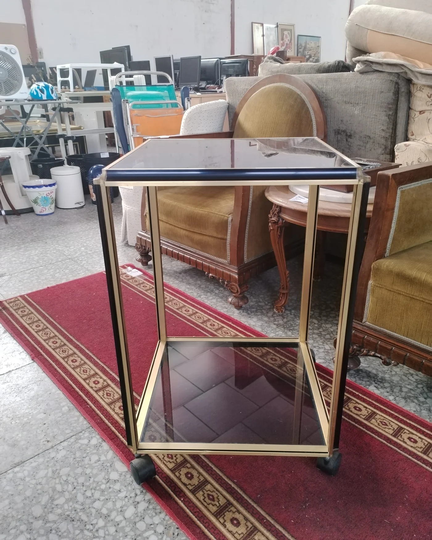 Mesa Auxiliar de Latón con Ruedas - imagen 2