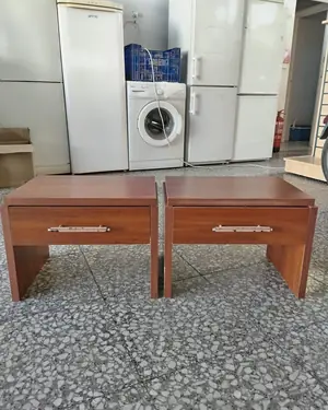 Pareja de Mesitas de Noche Vintage - miniatura 1