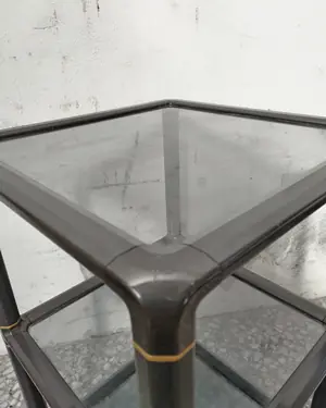 Mesa auxiliar de tres niveles con estructura tipo bambú - miniatura 4
