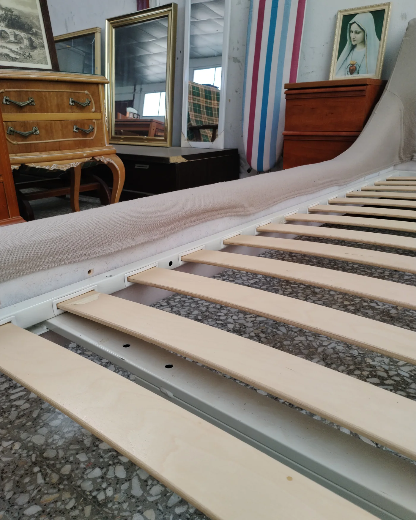 CAma superking tapizada con somier - imagen 4