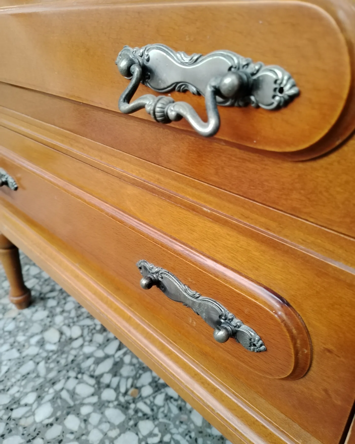 Cómoda doble de madera con tapa de mármol - imagen 3
