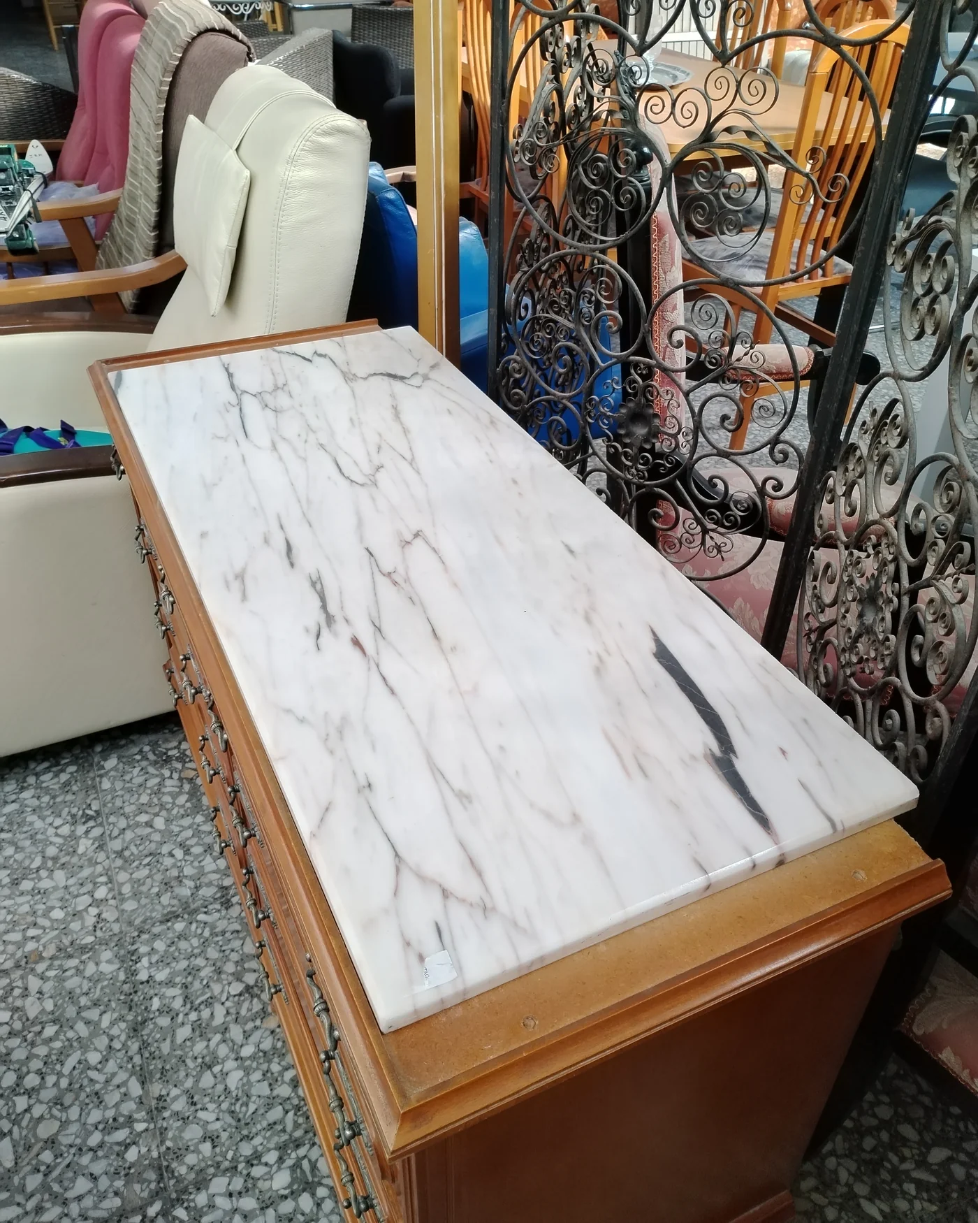 Cómoda doble de madera con tapa de mármol - imagen 5