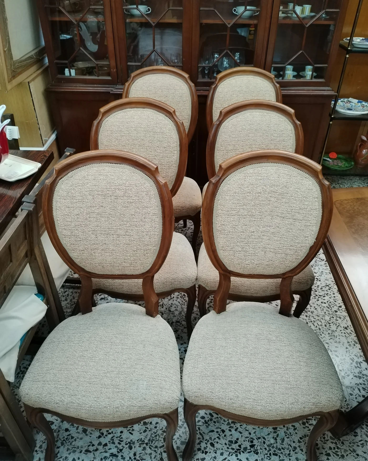 Conjunto de Mesa de Comedor Extensible y 6 Sillas Estilo Clásico - imagen 6