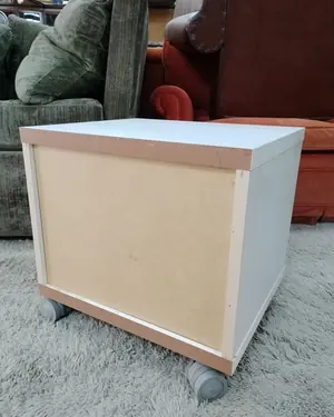 MESITA DE NOCHE DE MADERA - miniatura 4