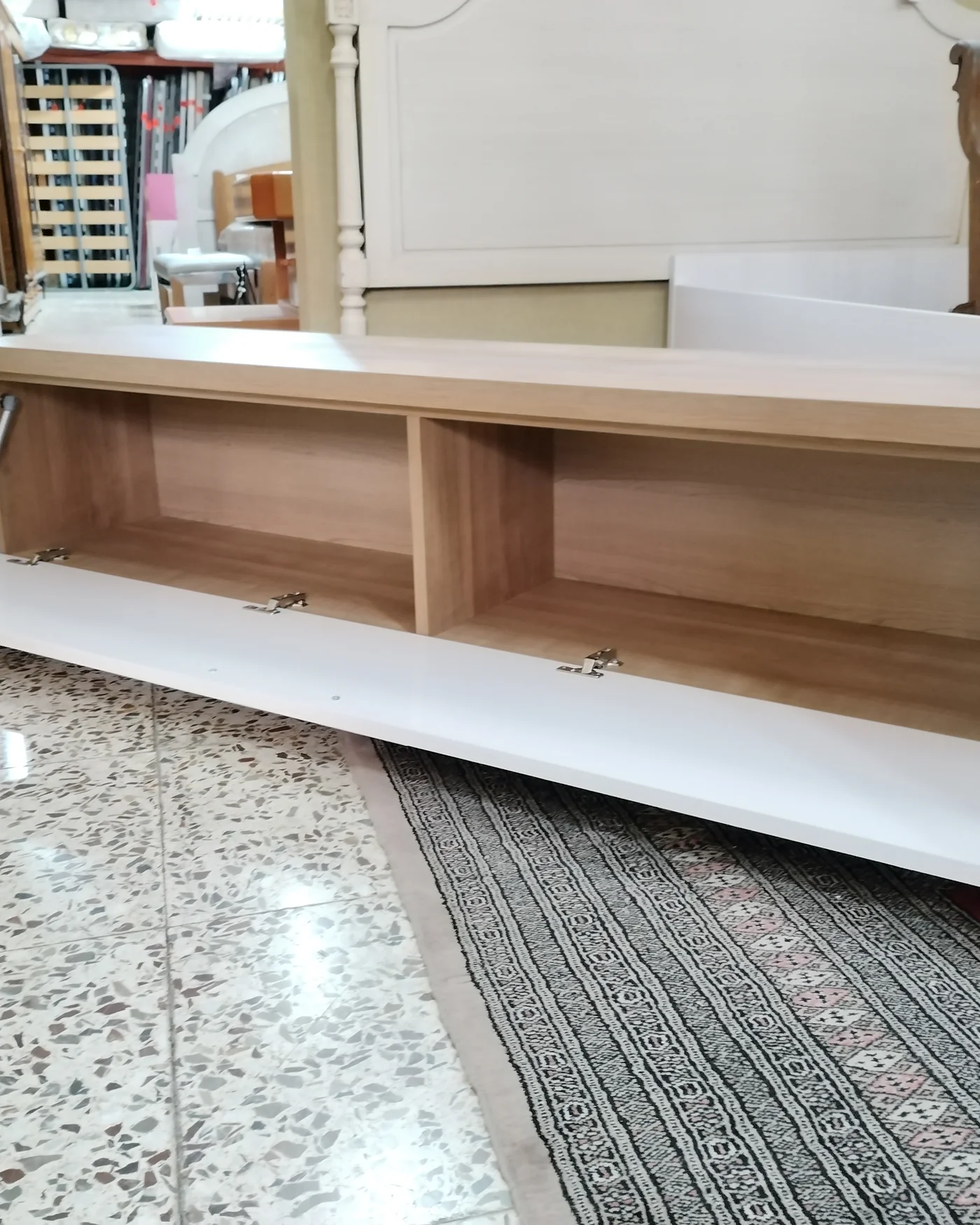 Mueble bajo tv - imagen 4